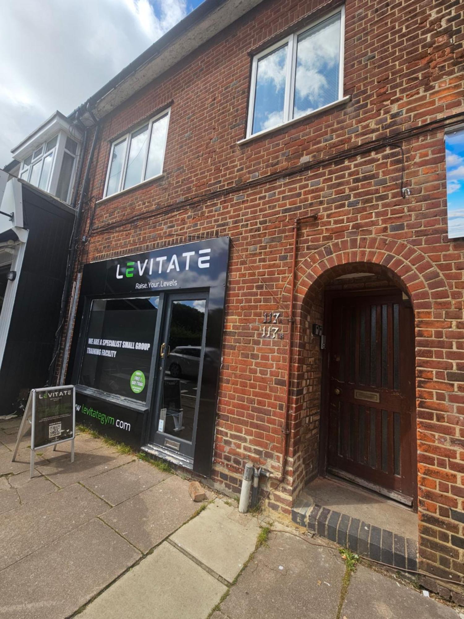St Albans City Stays - Near Luton Airport - St Albans Abbey & City Train Station - Close To London- Harry Potter World - The Odyssey Cinema - Abbey Cathedral- Contractors I Business I Leisure- Sleeps Upto 6 People Exterior photo